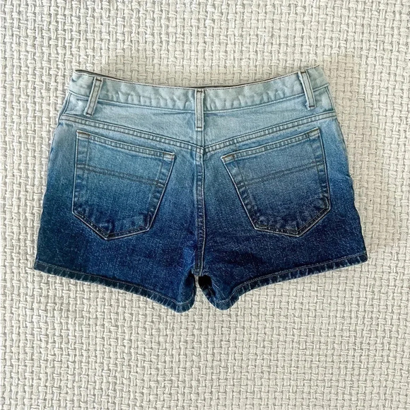 VINTAGE Arizona Jean Company Ombré Denim Shorts - Picture 5 of 5